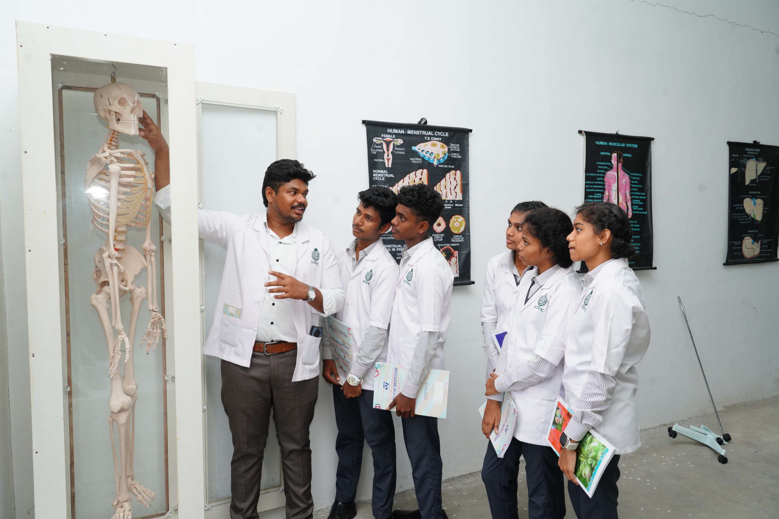 Students practicing medicine compounding