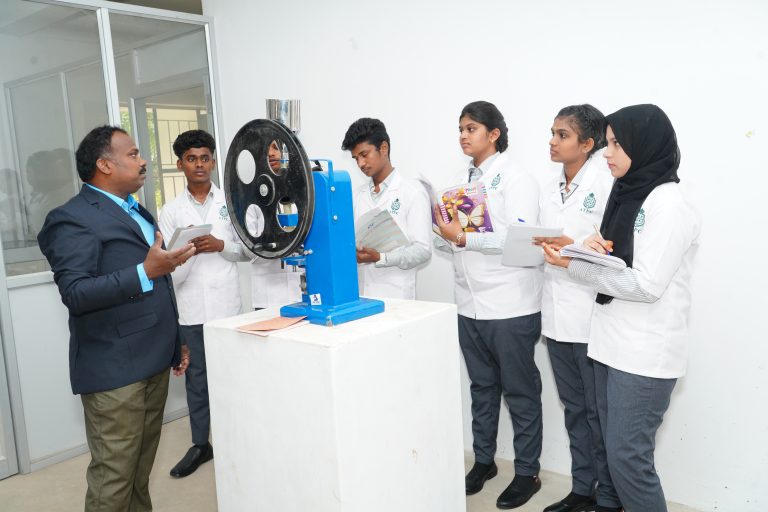 B.Pharm students attending workshop