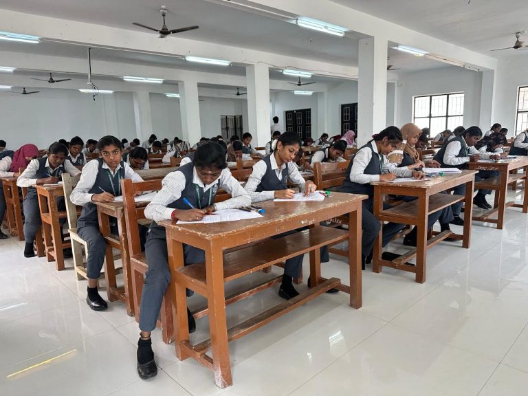 B.Pharm classroom lecture Tamil Nadu