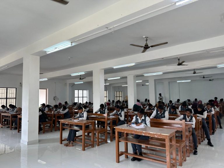B.Pharm classroom lecture Tamil Nadu